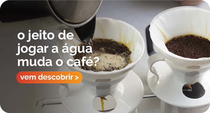 O Jeito de Jogar a Água no Café Altera o Sabor? Fizemos o Teste na Prática!